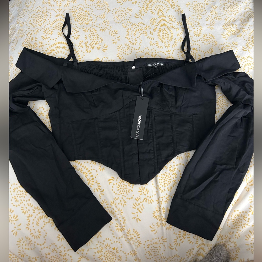 Halter, crop top with long sleeves